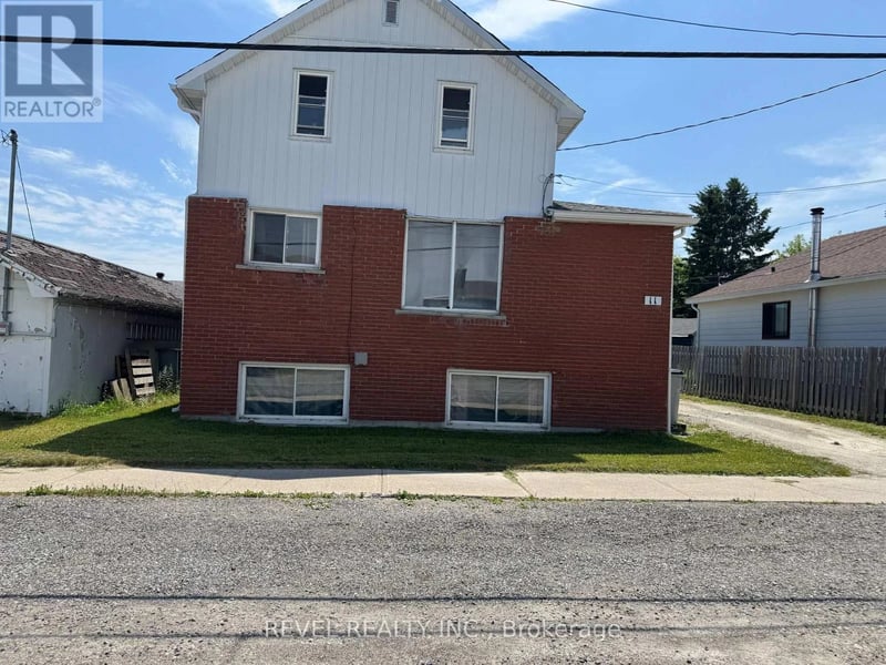 11 Shamrock Avenue, Timmins (SP - Main Area), Ontario, P0N1C0, Timmins (SP - Main Area), Ontario — photo 1 of 5