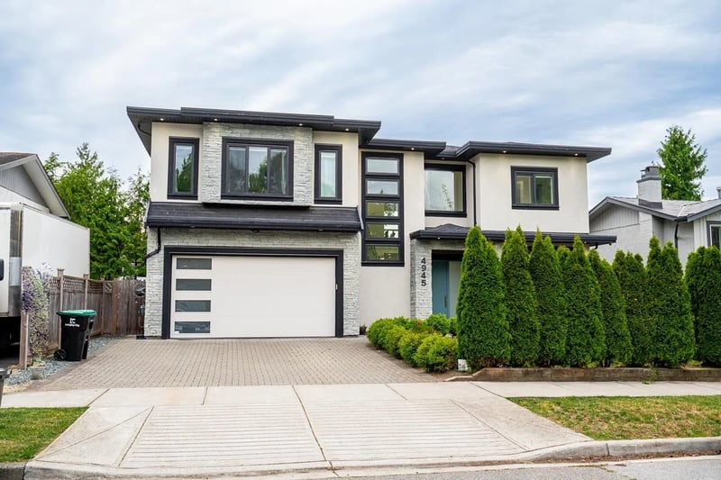 4945 205A Street, Langley, British Columbia, V3A2A8, Langley, British Columbia — photo 1 of 5