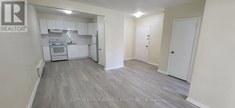 #1 2839 Bathurst Street, Toronto (Bedford Park-Nortown), Ontario, M6B3A4, Toronto (Bedford Park-Nortown), Ontario — photo 1 of 5