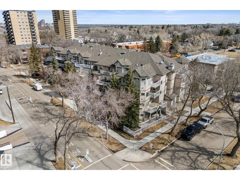 #203 8909 100 ST NW, Edmonton, Alberta, T6E6T4, Edmonton, Alberta — photo 1 of 5
