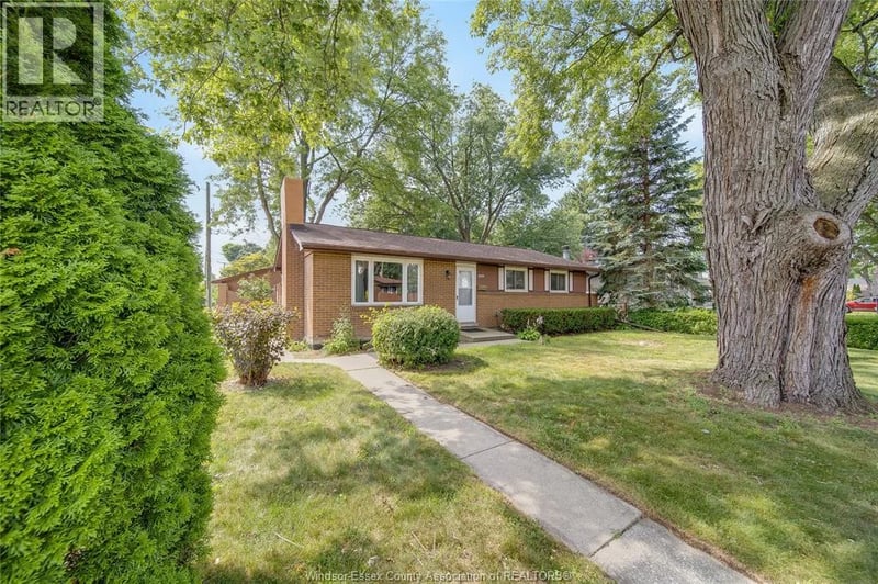 2979 ORION Crescent, Windsor, Ontario, N9E2Z3, Windsor, Ontario — photo 1 of 5