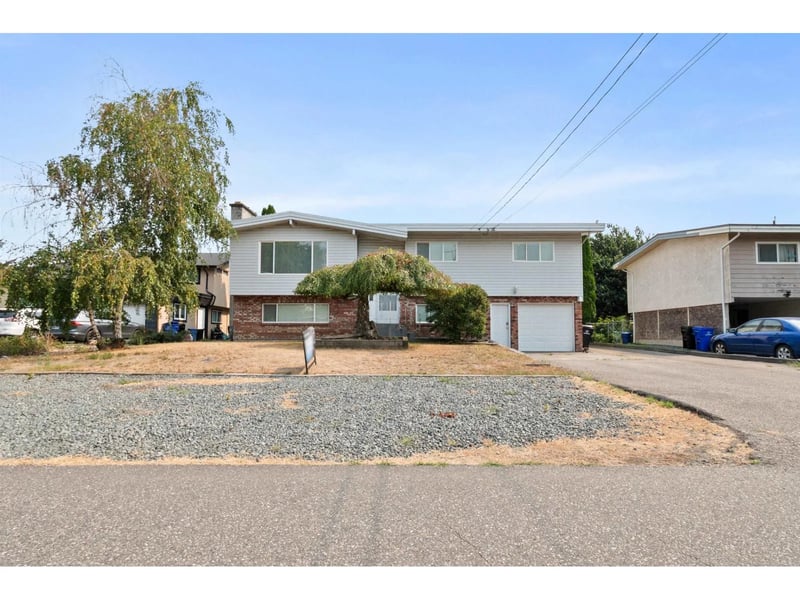 6890 CENTENNIAL Drive, Chilliwack, British Columbia, V2R1J7, Chilliwack, British Columbia — photo 1 of 5