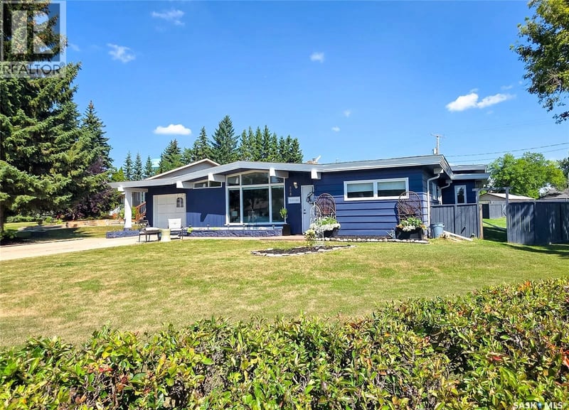 808 Prince Edward STREET, Melville, Saskatchewan, S0A2P0, Melville, Saskatchewan — photo 1 of 5