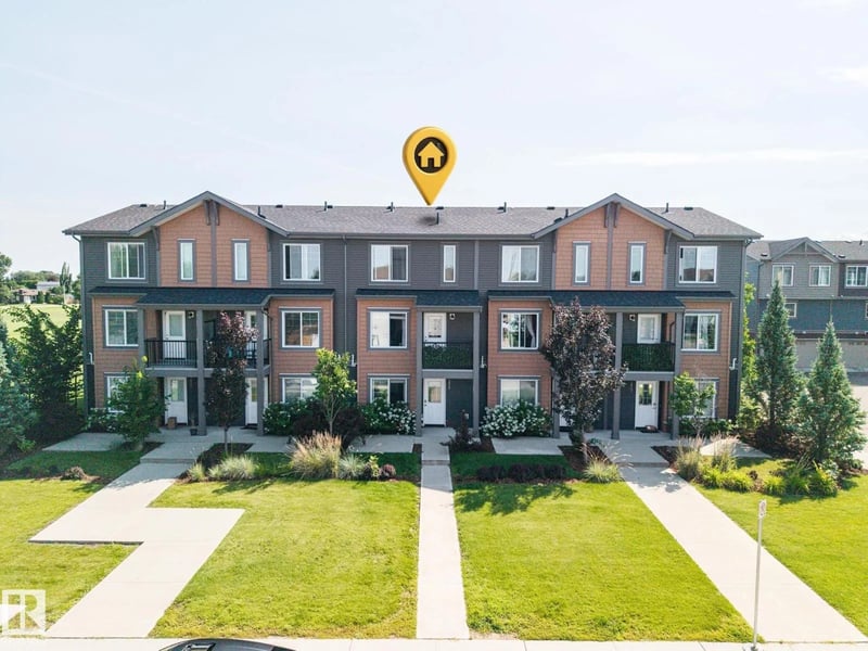 3019 151 AV NW, Edmonton, Alberta, T5Y3W4, Edmonton, Alberta — photo 1 of 5