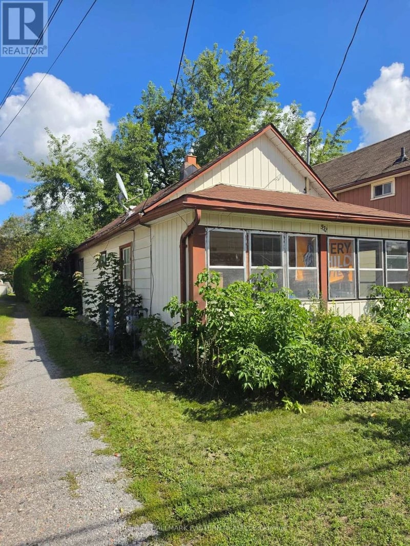 532 Rogers Street, Peterborough (Ashburnham Ward 4), Ontario, K9H1X2, Peterborough (Ashburnham Ward 4), Ontario — photo 1 of 5