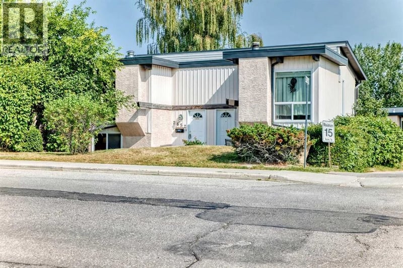 2652 Oakmoor Drive Southwest, Calgary, Alberta, T2V4E8, Calgary, Alberta — photo 1 of 5