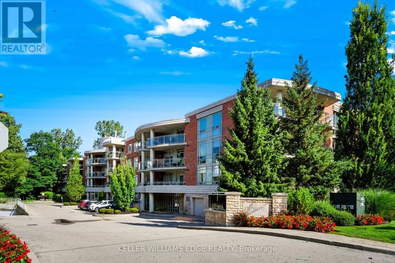 #301 125 Wilson Street West, Hamilton (Ancaster), Ontario, L9G0B3, Hamilton (Ancaster), Ontario — photo 1 of 5