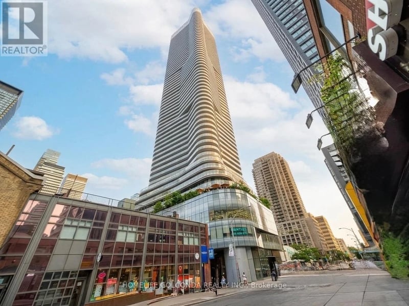 #4006 11 Wellesley Street West, Toronto (Bay Street Corridor), Ontario, M4Y1E8, Toronto (Bay Street Corridor), Ontario — photo 1 of 5
