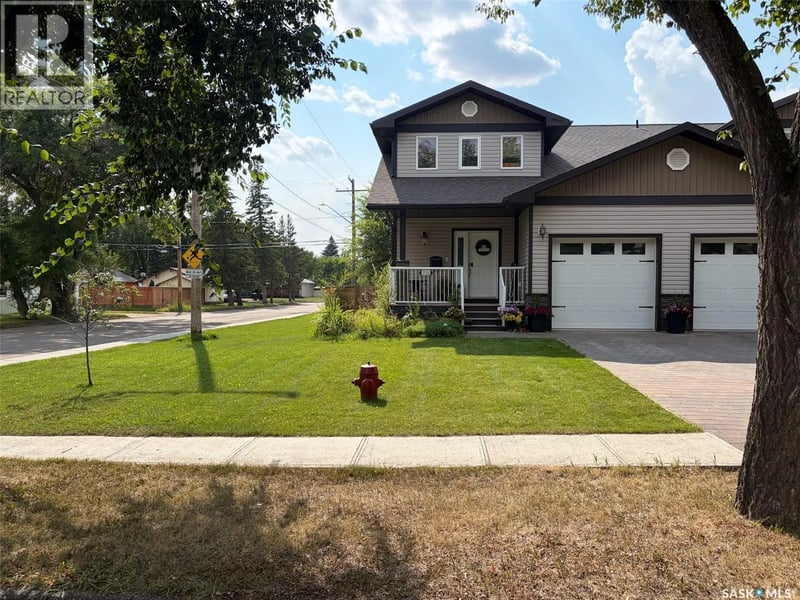 715 Centre STREET, Shaunavon, Saskatchewan, S0N2M0, Shaunavon, Saskatchewan — photo 1 of 5