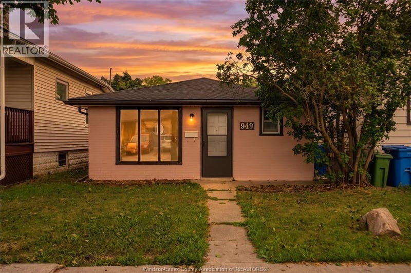 949 ELLROSE Avenue, Windsor, Ontario, N8Y3W8, Windsor, Ontario — photo 1 of 5