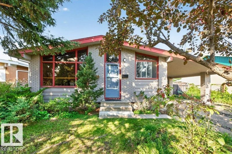 8308 68A ST NW, Edmonton, Alberta, T6B1T3, Edmonton, Alberta — photo 1 of 5