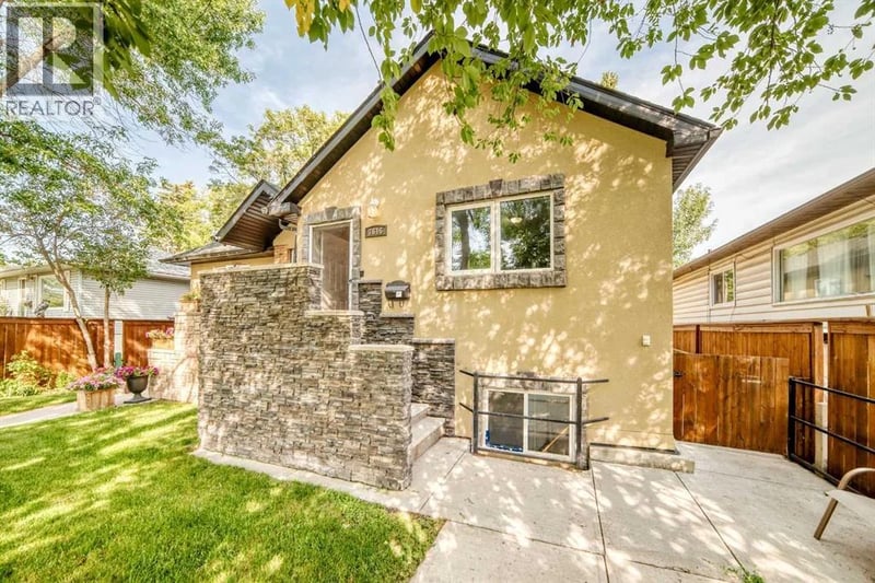 7616 23 Street Southeast, Calgary, Alberta, T2C0Y1, Calgary, Alberta — photo 1 of 5