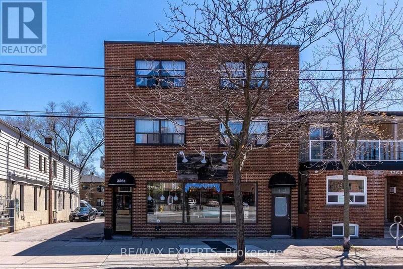 #101 3261A Lakeshore Boulevard West, Toronto (Long Branch), Ontario, L4L9A6, Toronto (Long Branch), Ontario — photo 1 of 5