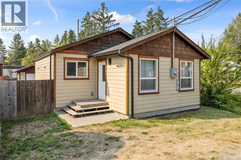 2228 Alberni Highway, Coombs, British Columbia, V0R1M0, Coombs, British Columbia — photo 1 of 5