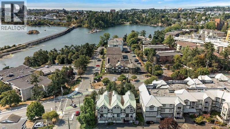 234 Gorge Road East, Victoria, British Columbia, V9A1L5, Victoria, British Columbia — photo 1 of 5