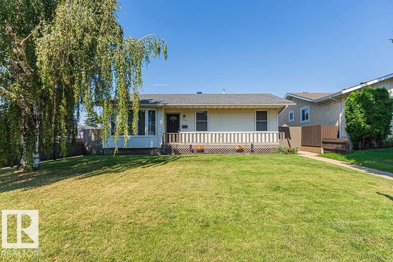 3612 18 AV NW, Edmonton, Alberta, T6L3C2, Edmonton, Alberta — photo 1 of 5
