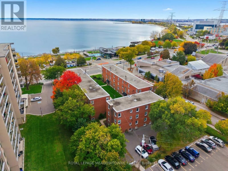 #15 1351 Lakeshore Road, Burlington (Brant), Ontario, L7S1B1, Burlington (Brant), Ontario — photo 1 of 5