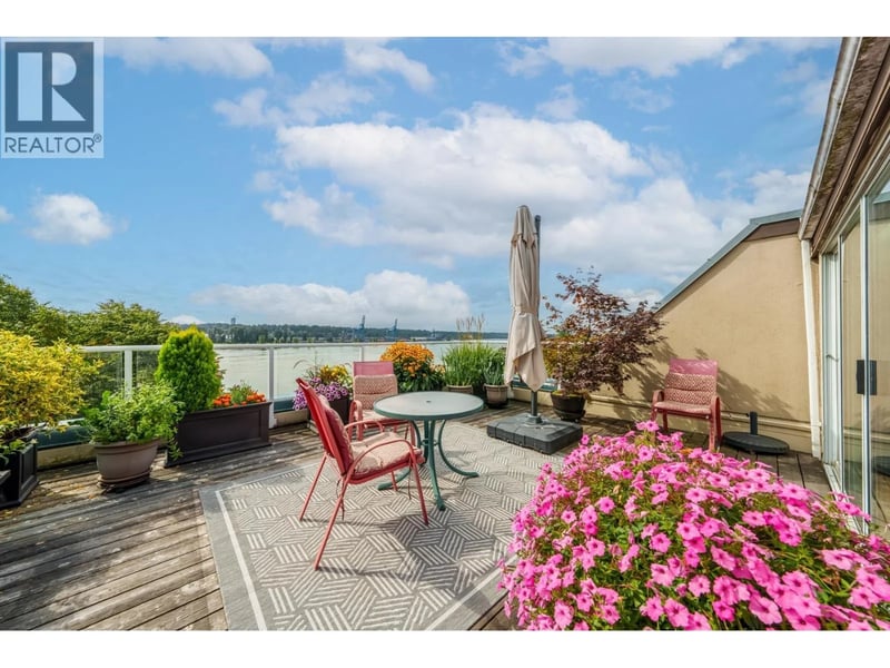 #409 5 K DE K Court, New Westminster, British Columbia, V3M6B6, New Westminster, British Columbia — photo 1 of 5