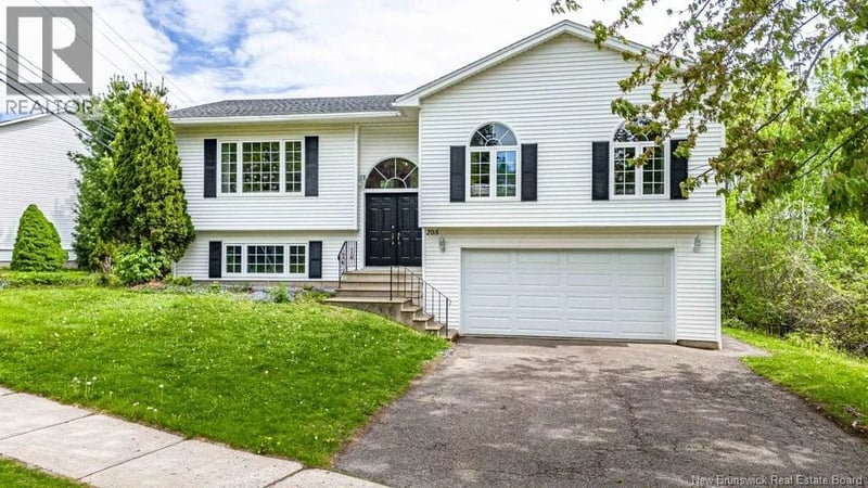 205 Kimble Drive, Fredericton, New Brunswick, E3B6L3, Fredericton, New Brunswick — photo 1 of 5