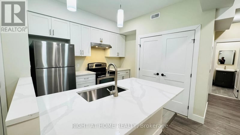 #Back Unit 346 Ashland Avenue, London East (East M), Ontario, N5W4E8, London East (East M), Ontario — photo 1 of 5