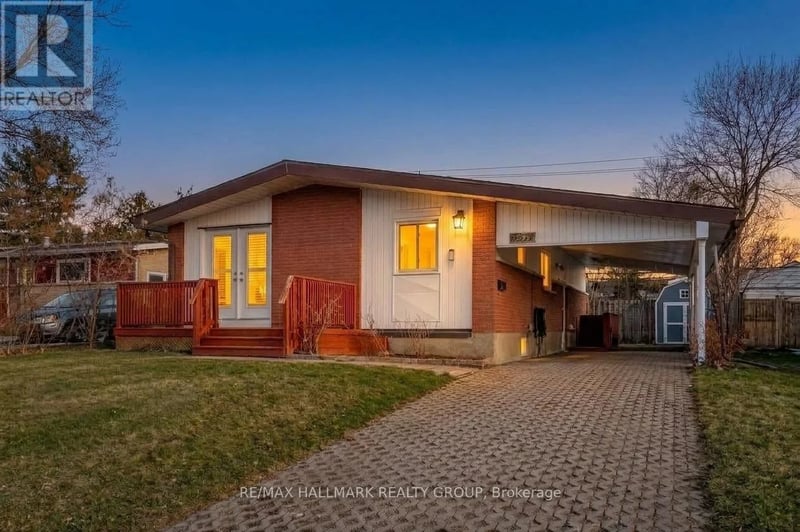 2223 Halifax Drive, Ottawa, Ontario, K1G2W4, Ottawa, Ontario — photo 1 of 5