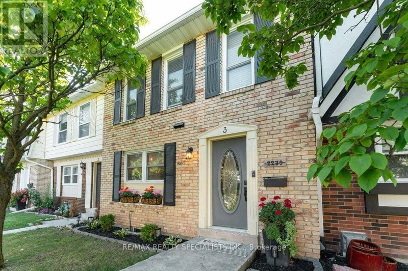 #3 2230 Upper Middle Road, Burlington (Brant Hills), Ontario, L7P2Z9, Burlington (Brant Hills), Ontario — photo 1 of 5