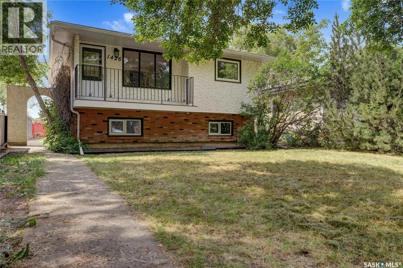 1426 SOUTHAM STREET, Regina, Saskatchewan, S4T6T7, Regina, Saskatchewan — photo 1 of 5