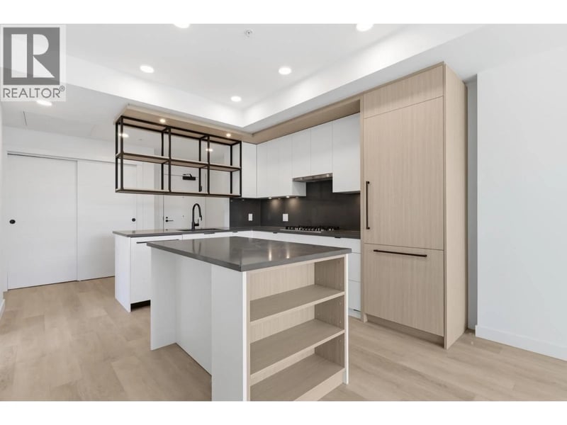 #302 2268 BROADWAY, Vancouver, British Columbia, V5N0L2, Vancouver, British Columbia — photo 1 of 5