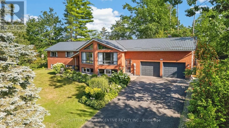 43 Wattie Road, Springwater (Midhurst), Ontario, L9X0P6, Springwater (Midhurst), Ontario — photo 1 of 5