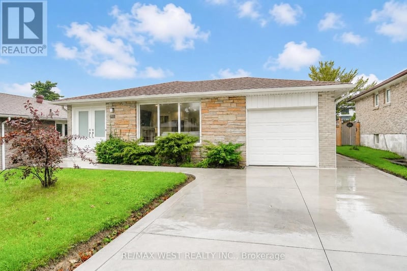 765 Dodsworth Crescent, Mississauga (Applewood), Ontario, L4Y2H8, Mississauga (Applewood), Ontario — photo 1 of 5