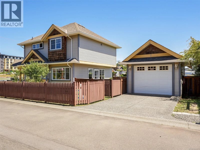 #1 921 Colville Road, Esquimalt, British Columbia, V9E6H9, Esquimalt, British Columbia — photo 1 of 5