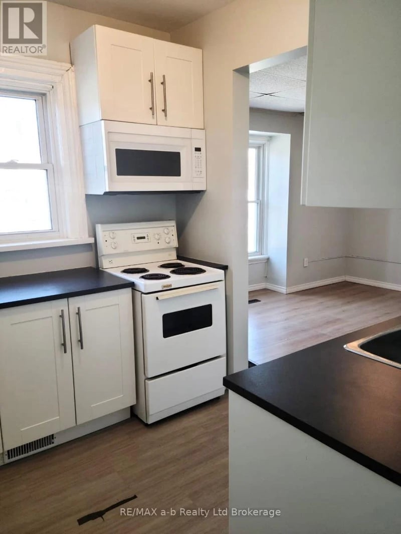 #2 26 Stanley Street, London South (South F), Ontario, N6C1B1, London South (South F), Ontario — photo 1 of 5