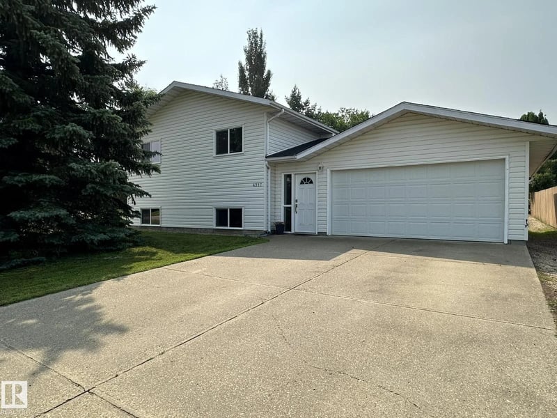 4317 & 4309 54 AV, Smoky Lake Town, Alberta, T0A3C0, Smoky Lake Town, Alberta — photo 1 of 5