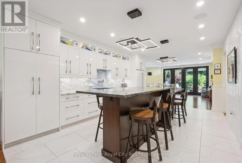 33 Edgehill Drive, Guelph (Exhibition Park), Ontario, N1H5E3, Guelph (Exhibition Park), Ontario — photo 1 of 5