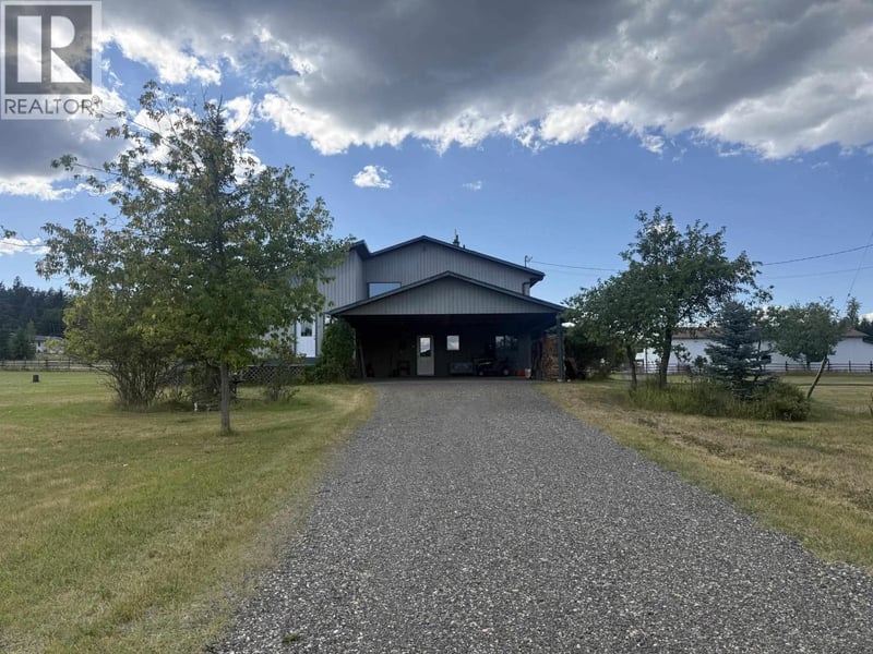 2644 SELKIRK Road, Williams Lake, British Columbia, V2G4W9, Williams Lake, British Columbia — photo 1 of 5