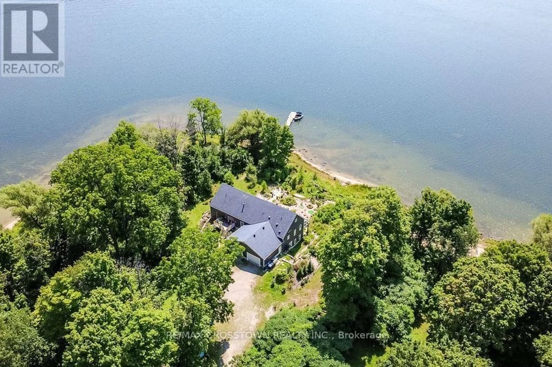 243 Champlain Road, Penetanguishene, Ontario, L9M1S2, Penetanguishene, Ontario — photo 1 of 5