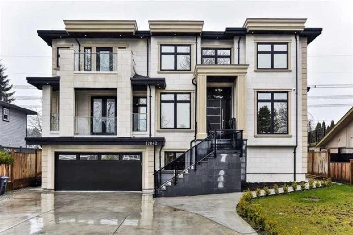 12842 CARLUKE Crescent, Surrey, British Columbia, V3V6R4, Surrey, British Columbia — photo 1 of 5