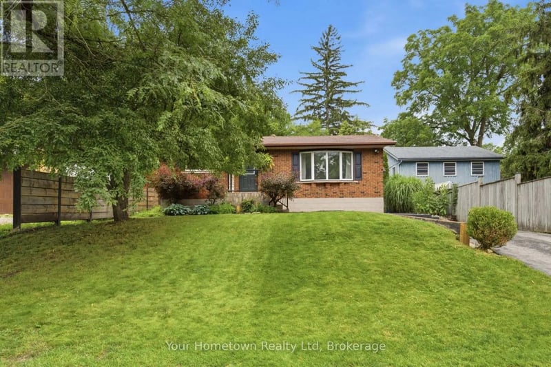 575 Blair Street, Centre Wellington (Fergus), Ontario, N1M1S5, Centre Wellington (Fergus), Ontario — photo 1 of 5