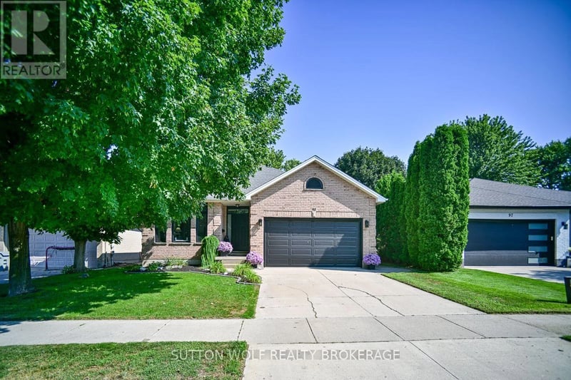 95 Middlesex Drive, Strathroy-Caradoc (NE), Ontario, N7G4G5, Strathroy-Caradoc (NE), Ontario — photo 1 of 5