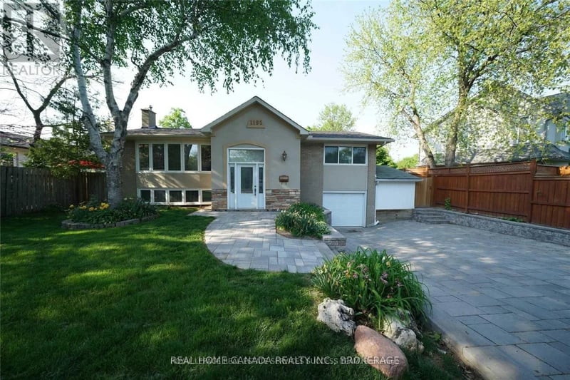 1195 Holton Heights Drive, Oakville (FA Falgarwood), Ontario, L6H2E6, Oakville (FA Falgarwood), Ontario — photo 1 of 5