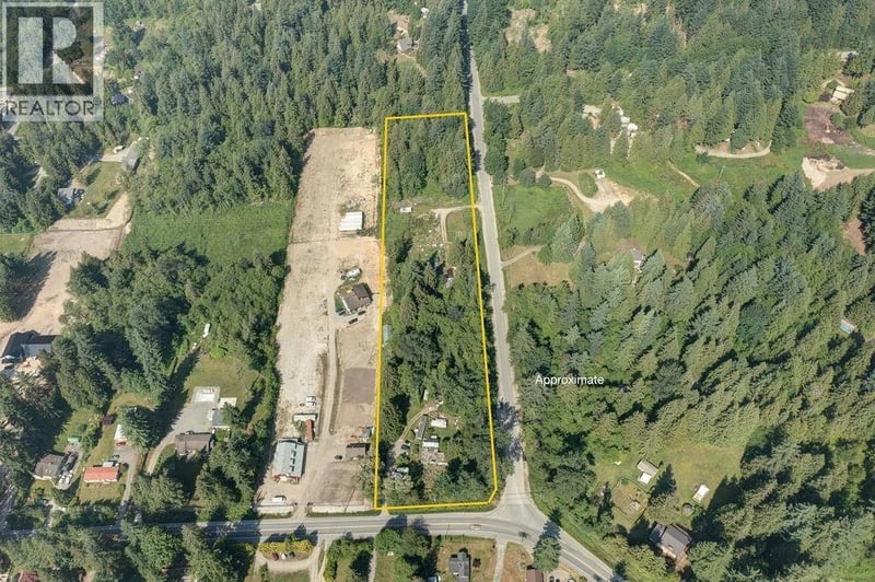 947 NORTH Road, Gibsons, British Columbia, V0N1V7, Gibsons, British Columbia — photo 1 of 5