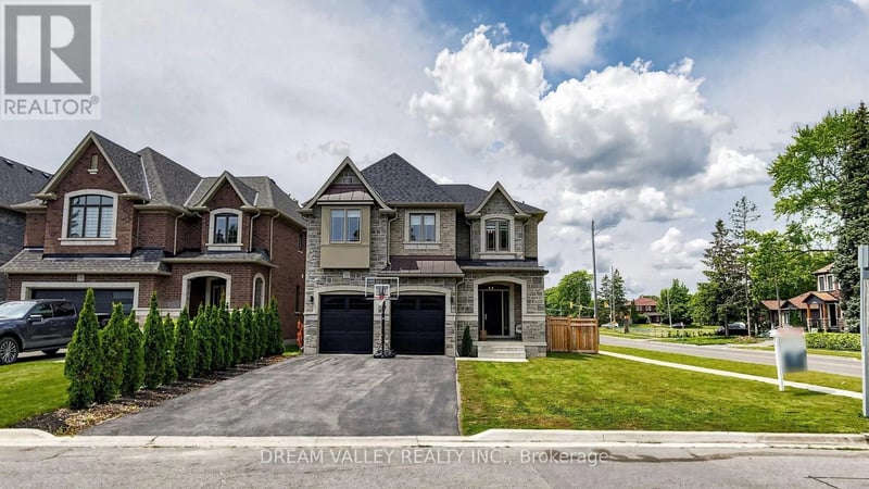 224 Severn Street, Oshawa (McLaughlin), Ontario, L1J8H7, Oshawa (McLaughlin), Ontario — photo 1 of 5