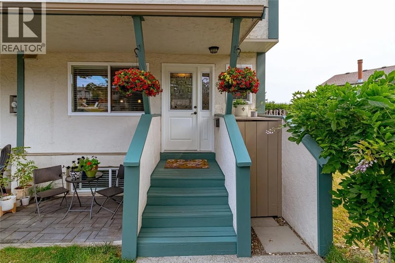 #807 640 Broadway Street, Saanich, British Columbia, V8Z2G4, Saanich, British Columbia — photo 1 of 5