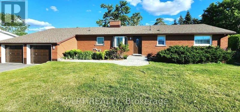 585 Mapleview Drive East, Barrie, Ontario, L9J0C3, Barrie, Ontario — photo 1 of 5