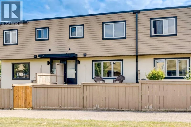 3809 45 Street Southwest, Calgary, Alberta, T3B1T3, Calgary, Alberta — photo 1 of 5