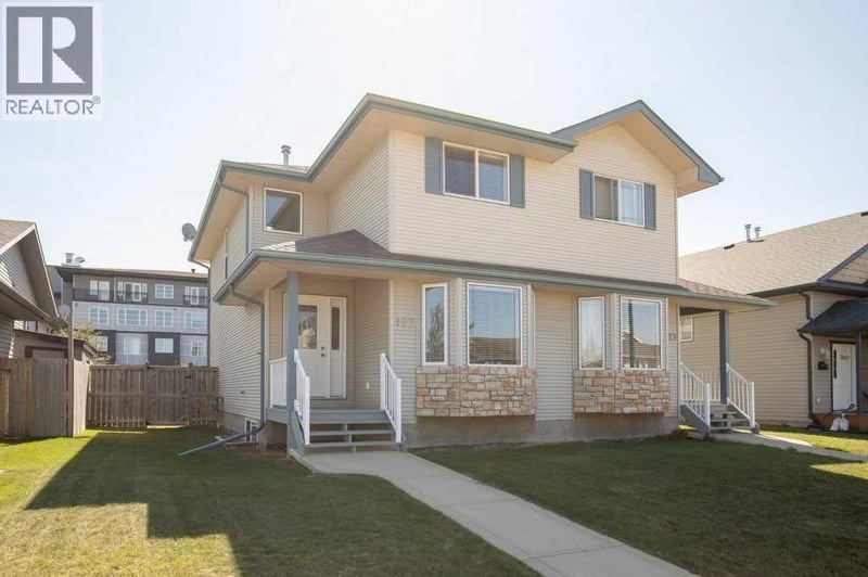 127 Lyons Close, Red Deer, Alberta, T4R3P6, Red Deer, Alberta — photo 1 of 5