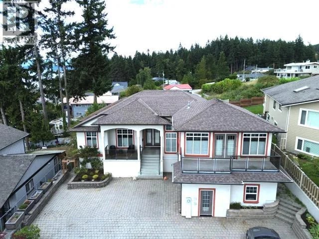 6929 RETASKIT CRT, Powell River, British Columbia, V8A5T2, Powell River, British Columbia — photo 1 of 5