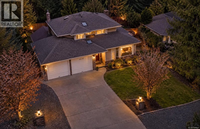 1170 Clubhouse Drive, Qualicum Beach, British Columbia, V9K1C4, Qualicum Beach, British Columbia — photo 1 of 5