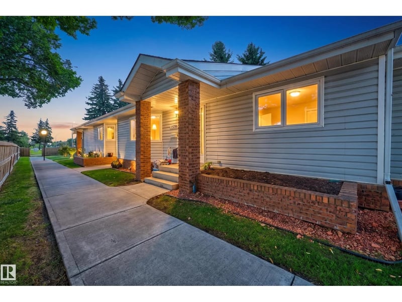 17206 CALLINGWOOD RD NW, Edmonton, Alberta, T5T5P1, Edmonton, Alberta — photo 1 of 5