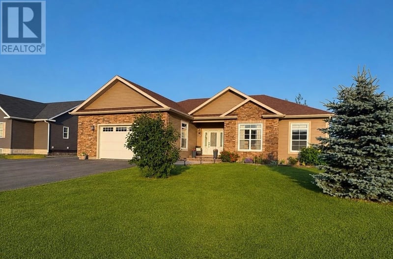 142 Harmsworth Drive, Grand Falls-Windsor, Newfoundland & Labrador, A2A2Y8, Grand Falls-Windsor, Newfoundland & Labrador — photo 1 of 5